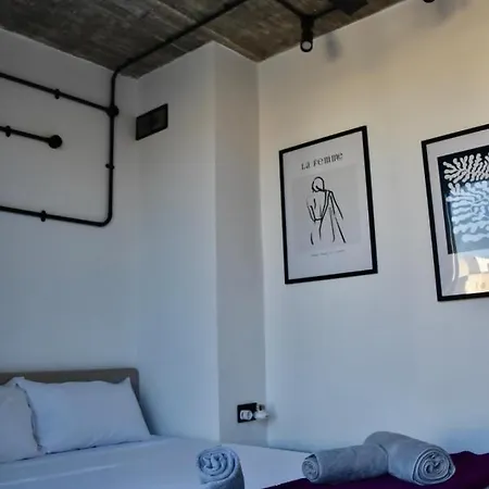 Chic Penthouse Industrial-style Apartment Mosta
