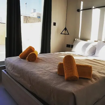 Chic Penthouse Industrial-style Apartment Mosta