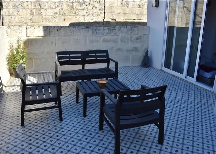 Chic Penthouse Industrial-style * Mosta